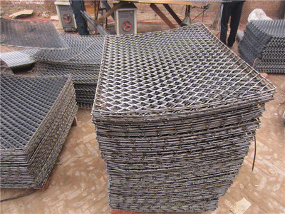 鋼笆網(wǎng)片的應(yīng)用與鋼鐵材料特性